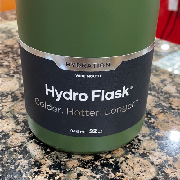 32 oz HydroFlask with wide mouth flex cap in olive - Picture 2 of 5